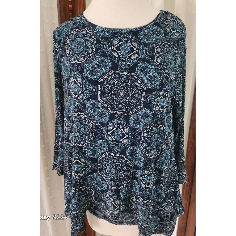 F91 Croft & Barrow blue sheer kaleidoscope pattern lined blouse sharktooth hem